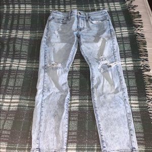 American eagle light wash colored jeans